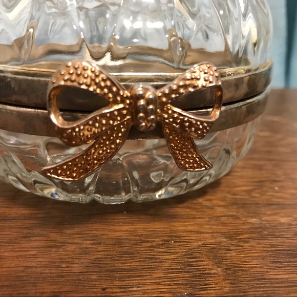 Vintage Glass Hinged Jewelry Trinket Box With Bow Accent - Picture 2 of 8